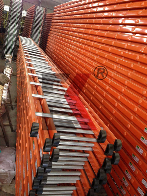 Baustoffbreite 410 mm plattierter pulverbeschichteter Stahl Gerader Mast 61x30,5 mm Leiter für Gerüste für den Bau